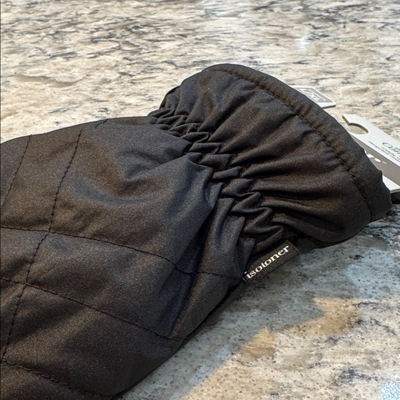 Isotoner | Sleek Heat Warmth w/o Bulk Insulated Gloves with Gathered Wrist Black - Picture 5 of 10